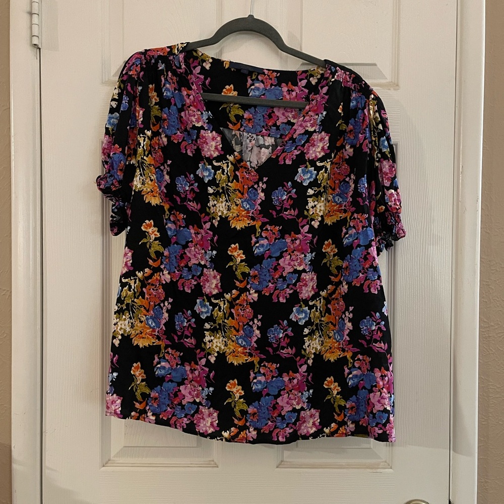 RACHEL Rachel Roy Black Floral V-Neck Blouse